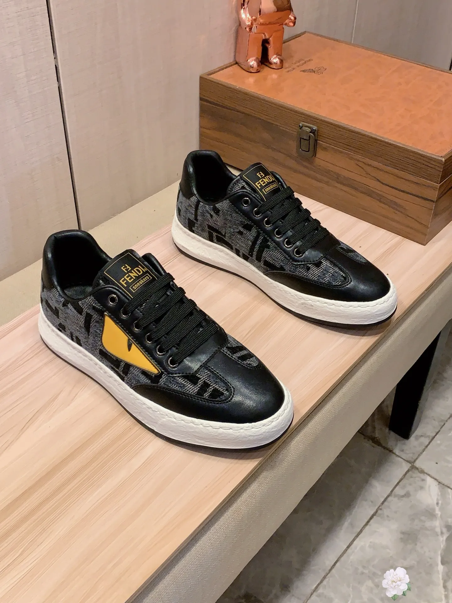 Men's men's shoes 💰420💰💰🎩🎩[Lightning][Lightning] "FENDI*" The latest and most popular casual shoes, top brand [Seduce] luxury ~ purchasing agent, top quality ~. [Strong] The upper is made of imported breathable cowhide with fabric material ➕ Breathable sheepskin feet (•) and fine workmanship. The original stylish and stylish soft rubber wear-resistant and non-slip outsole is light and comfortable on the feet. The real thing looks better when photographed in person. No. 122: code: 38-44, 5️⃣ colors selected